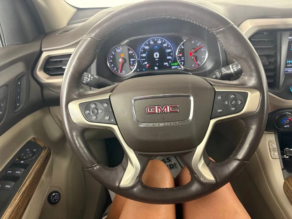 GMC Acadia photo 20