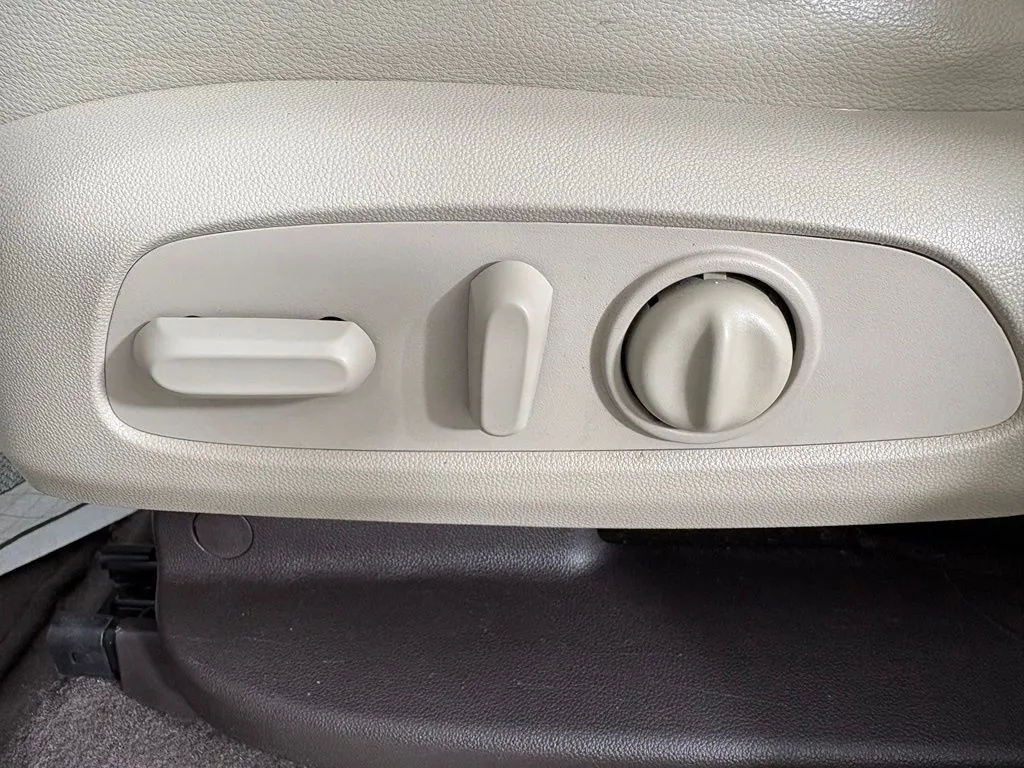 GMC Acadia photo 11