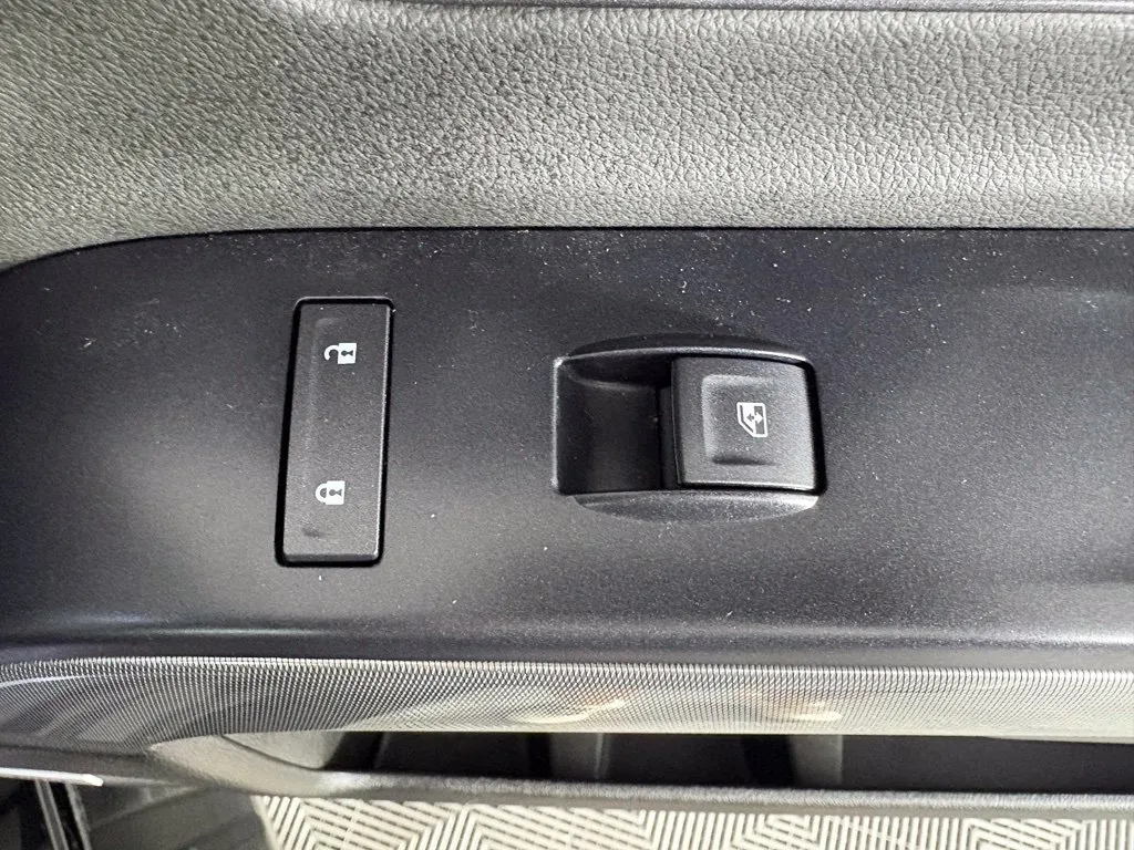 Chevrolet Silverado photo 38