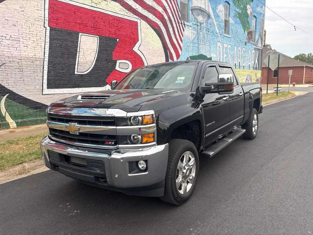 Chevrolet Silverado photo 51
