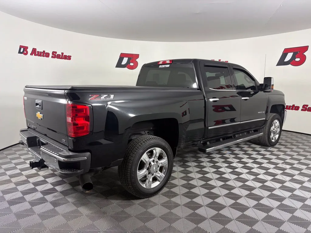 Chevrolet Silverado photo 6