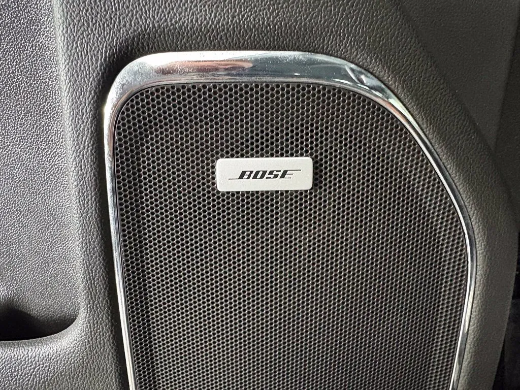 Chevrolet Silverado photo 16