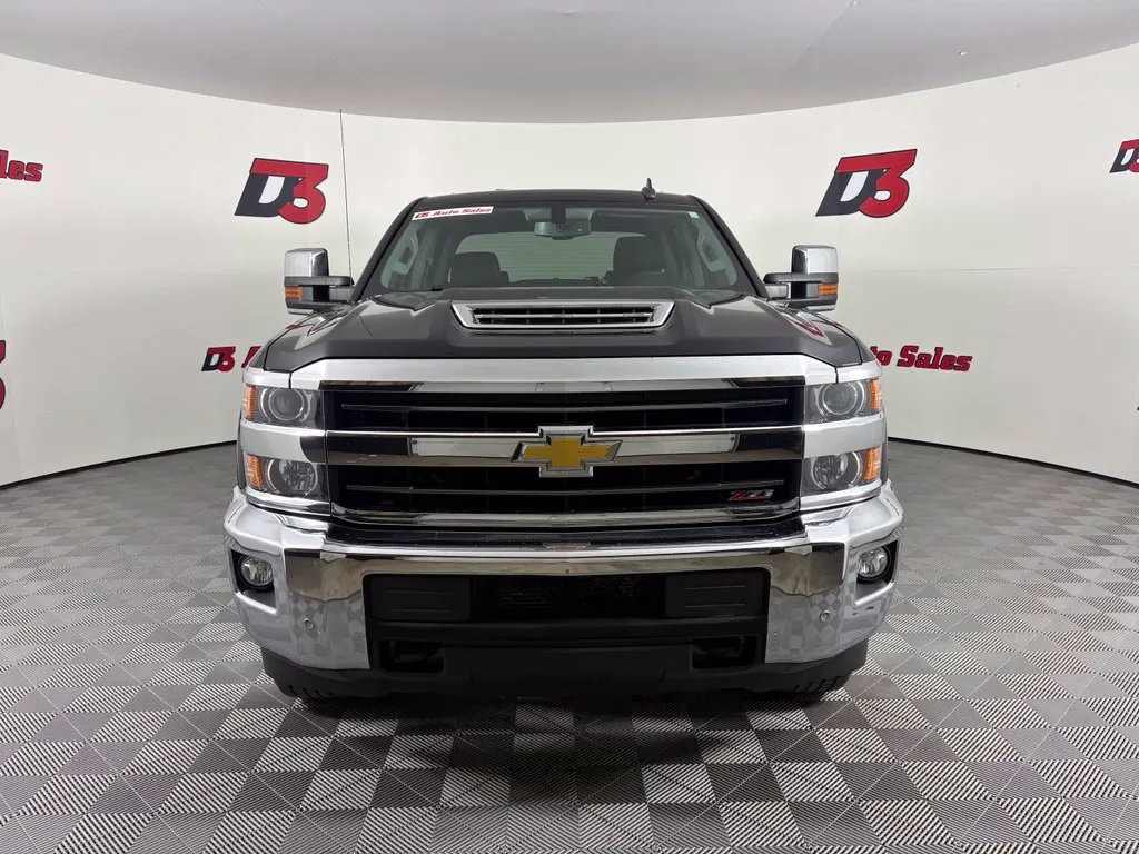 Chevrolet Silverado photo 9