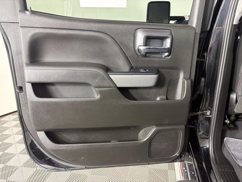 Chevrolet Silverado photo 42