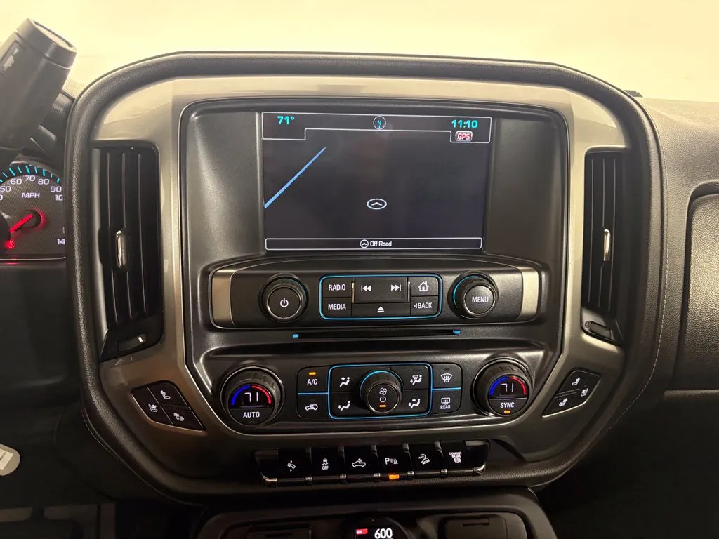 Chevrolet Silverado photo 24