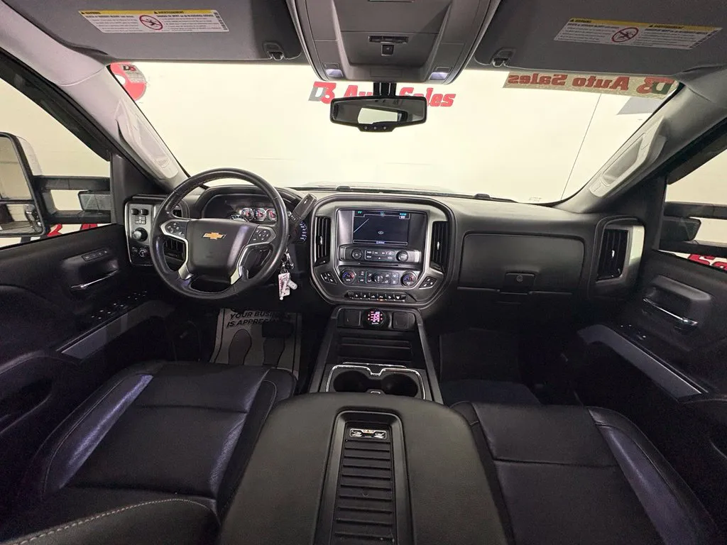 Chevrolet Silverado photo 39
