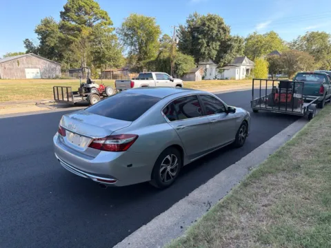 More photos of 2017 Honda Accord LX at D3 Auto Sales - Des Arc, AR, AR