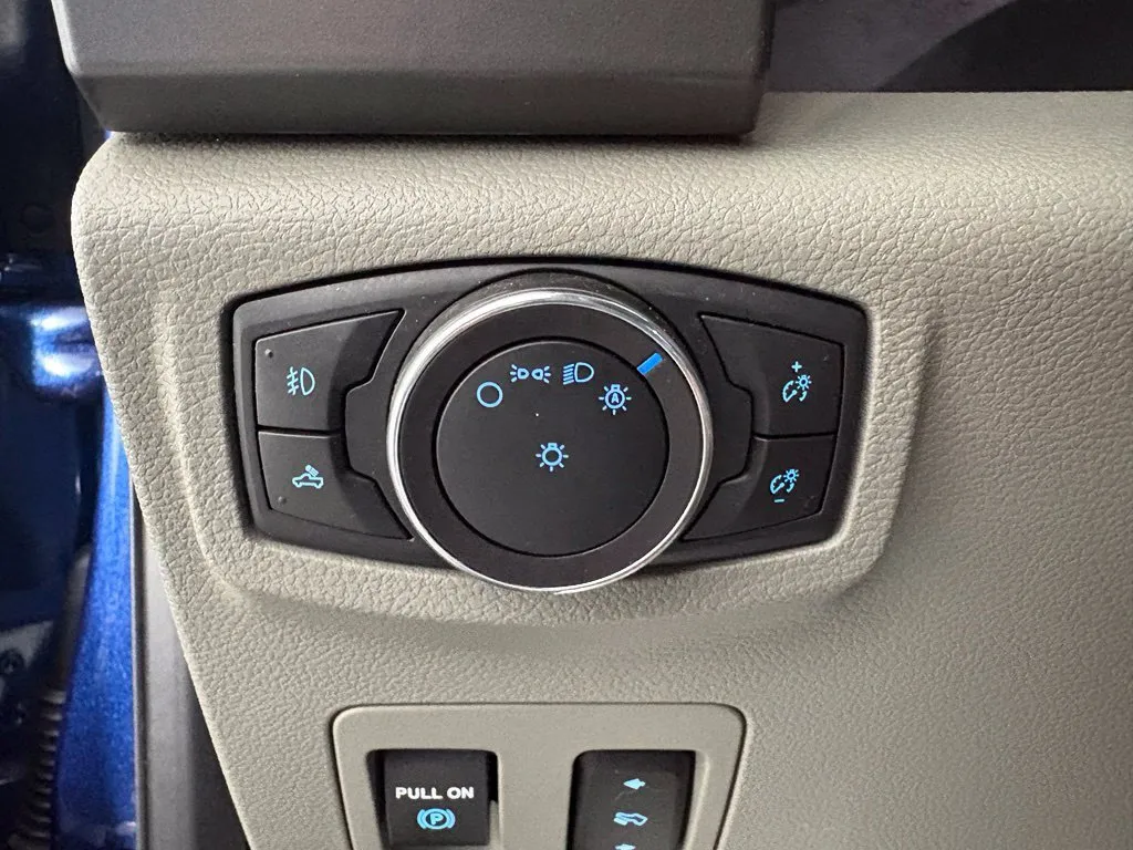 Ford F-150 photo 17