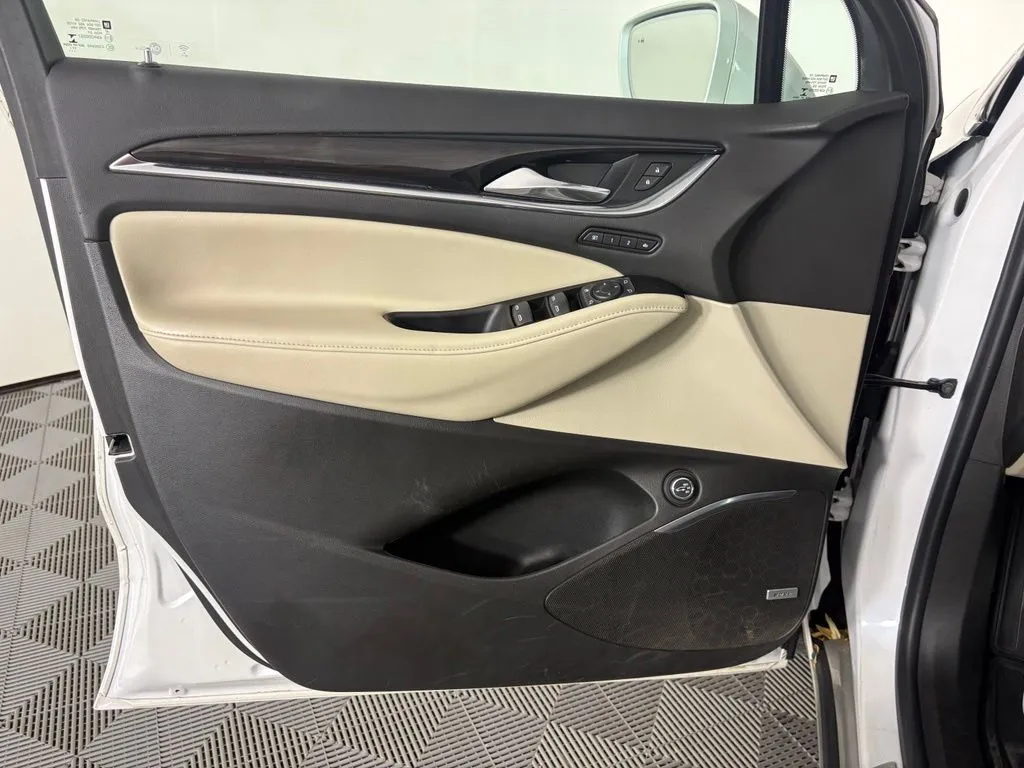 Buick Enclave photo 12