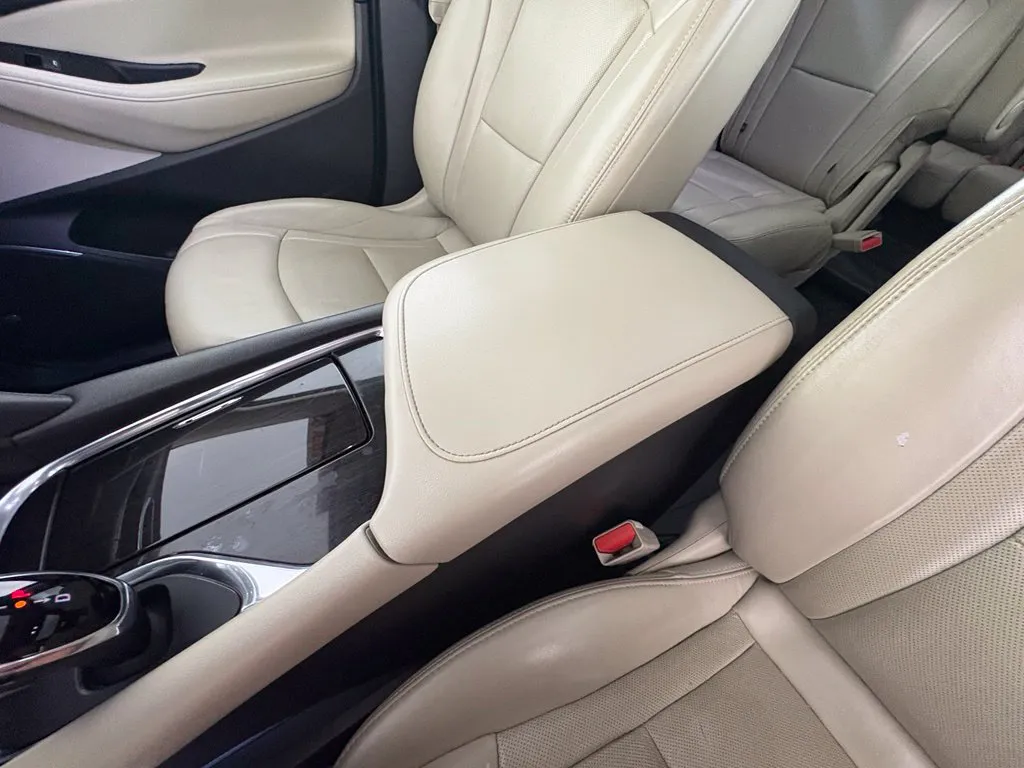 Buick Enclave photo 32