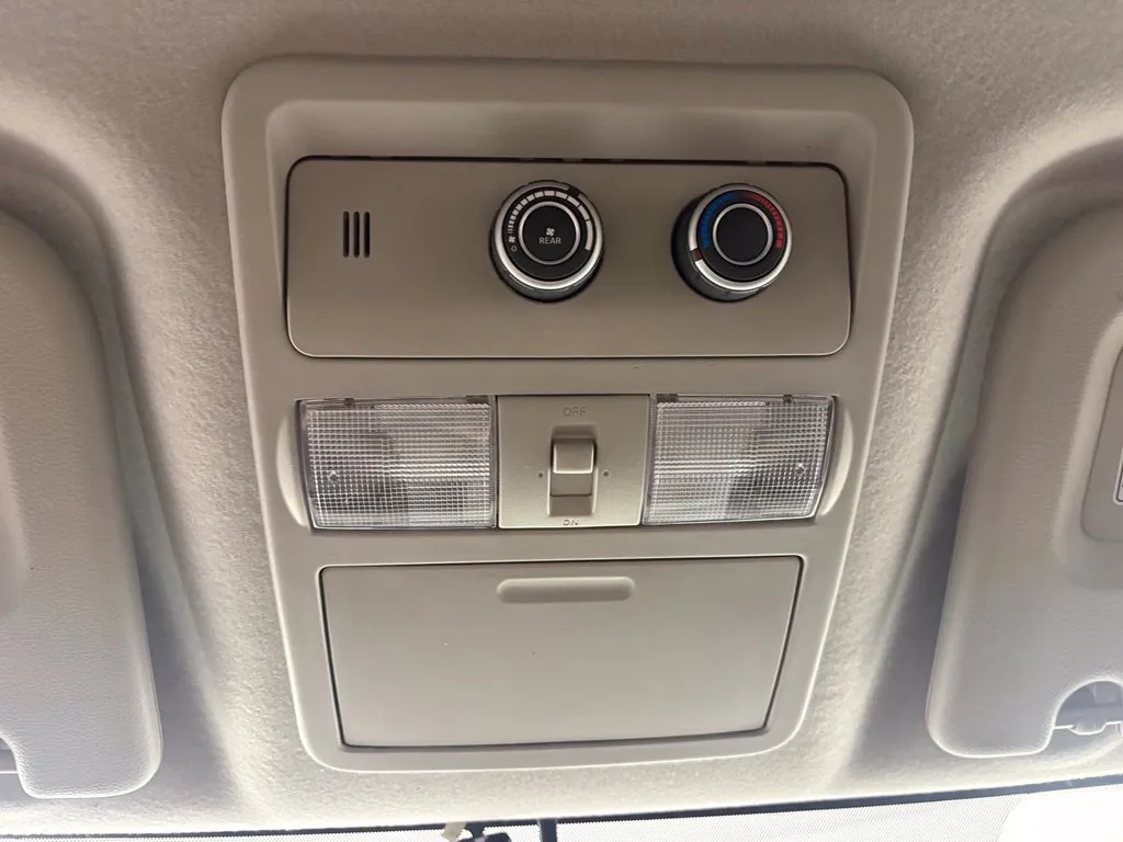 Nissan NV photo 29
