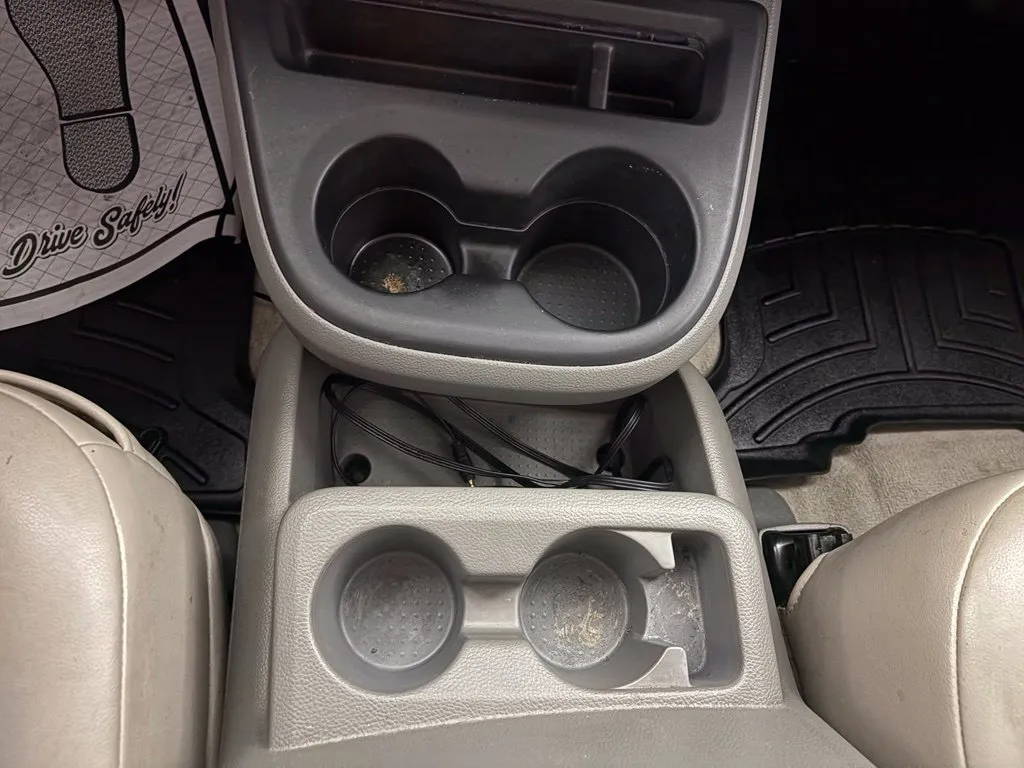Nissan NV photo 26