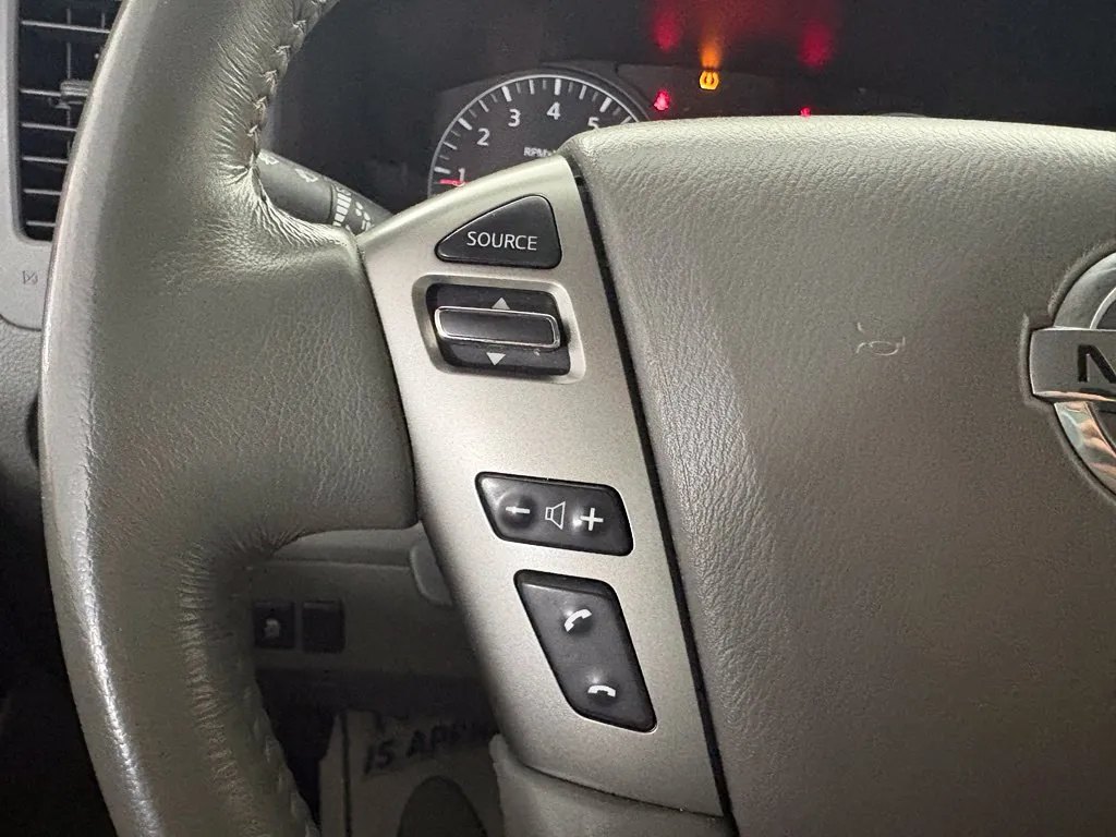 Nissan NV photo 18