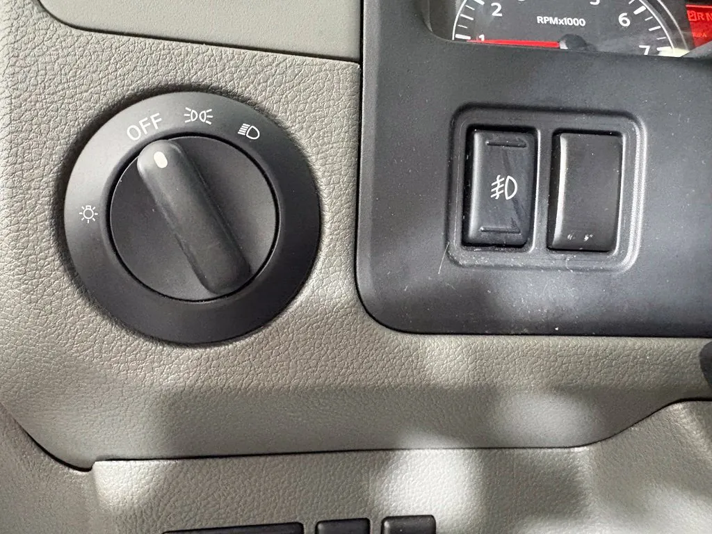 Nissan NV photo 15