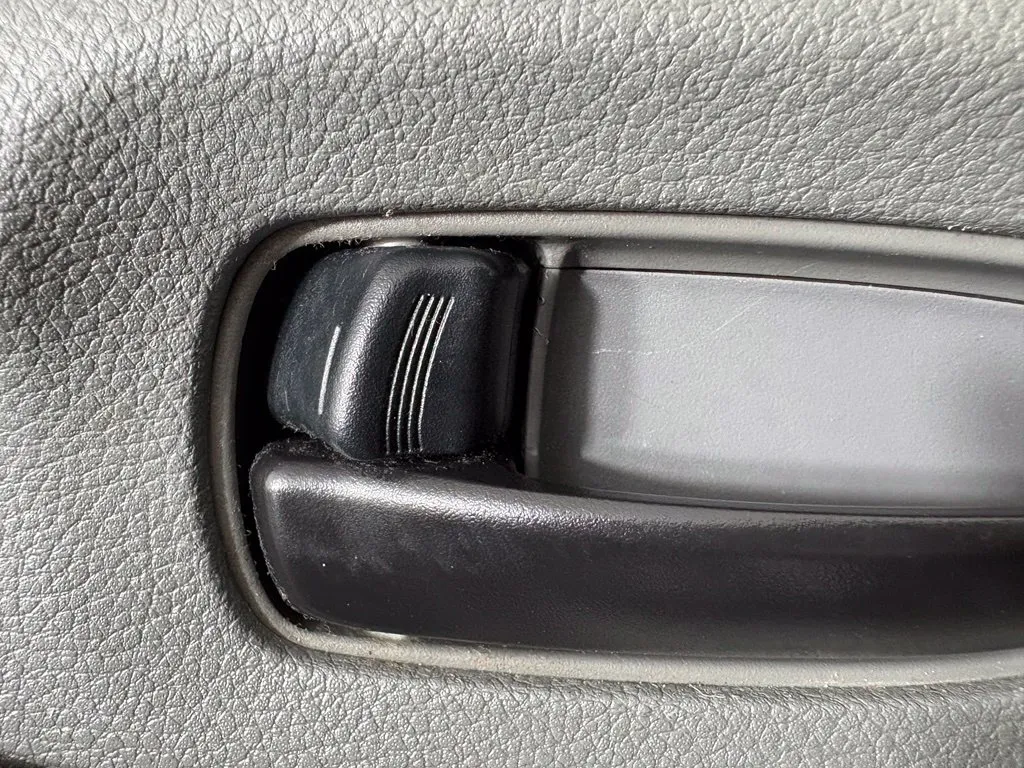 Nissan NV photo 13