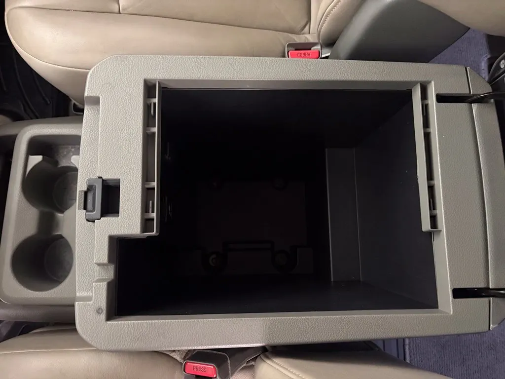Nissan NV photo 31