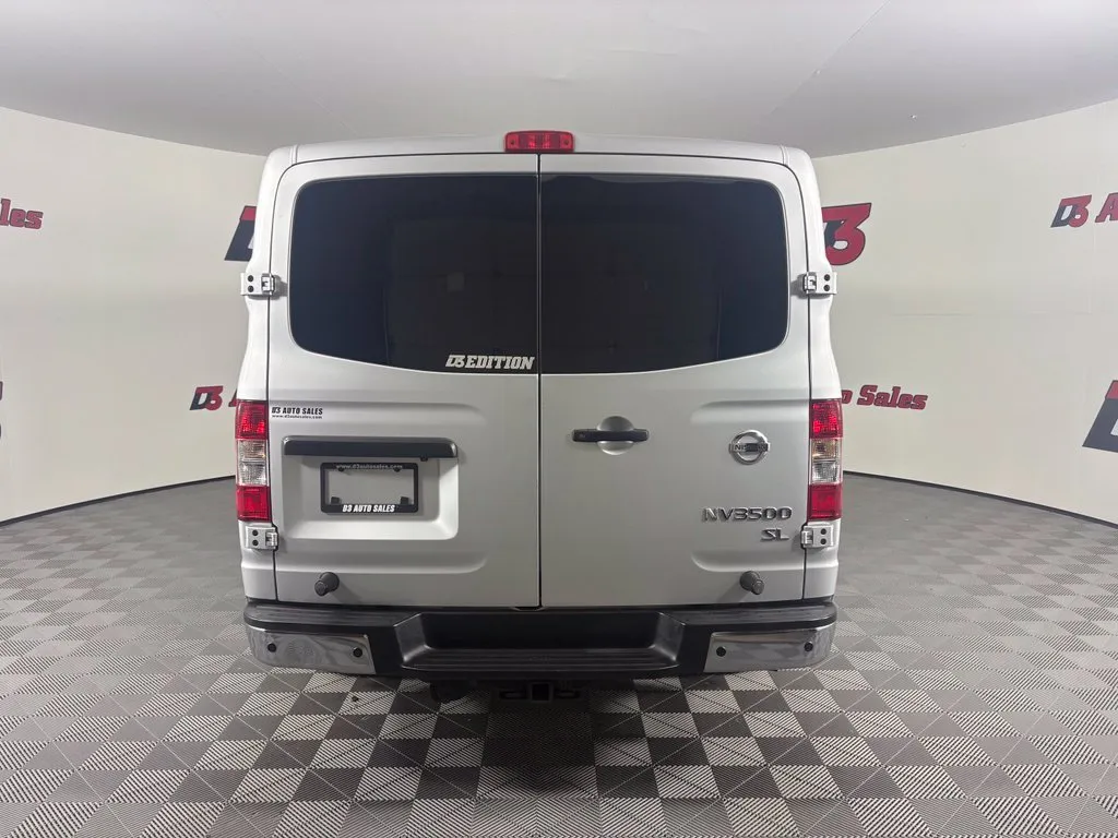 Nissan NV photo 5
