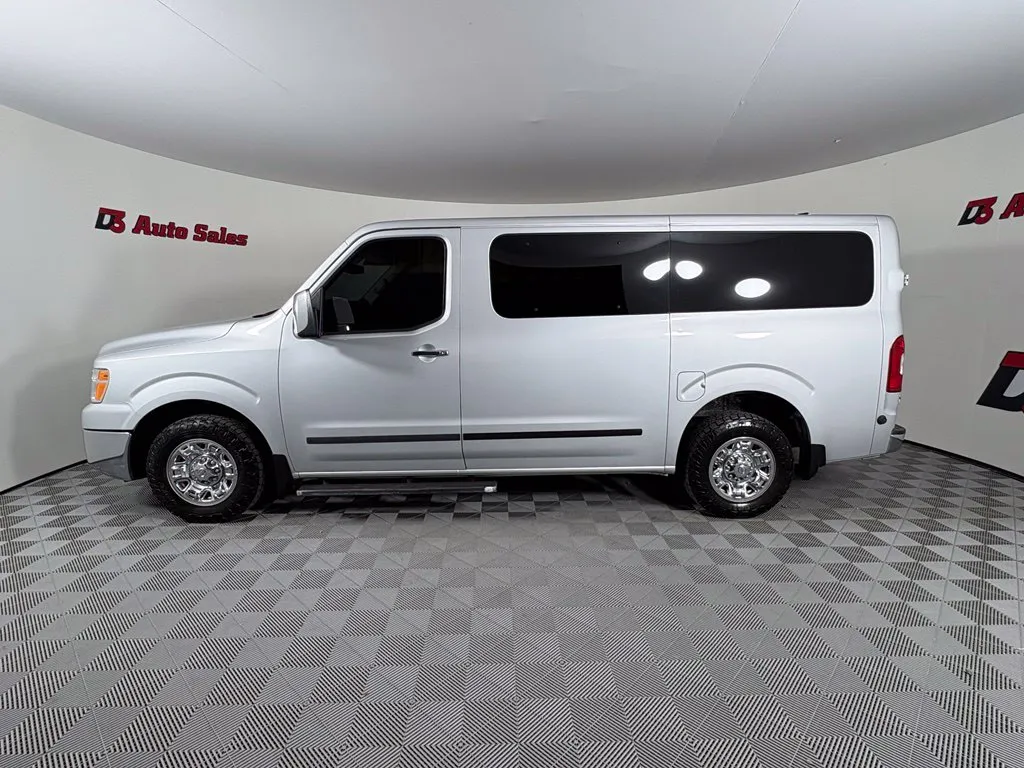 Nissan NV photo 3