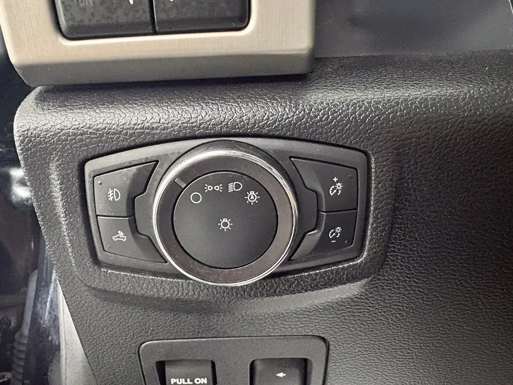 Ford F-150 photo 19