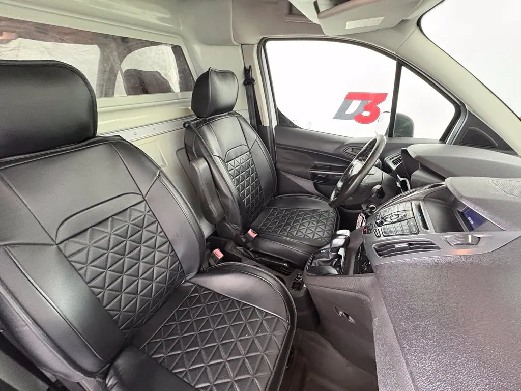 Ford Transit Connect photo 30