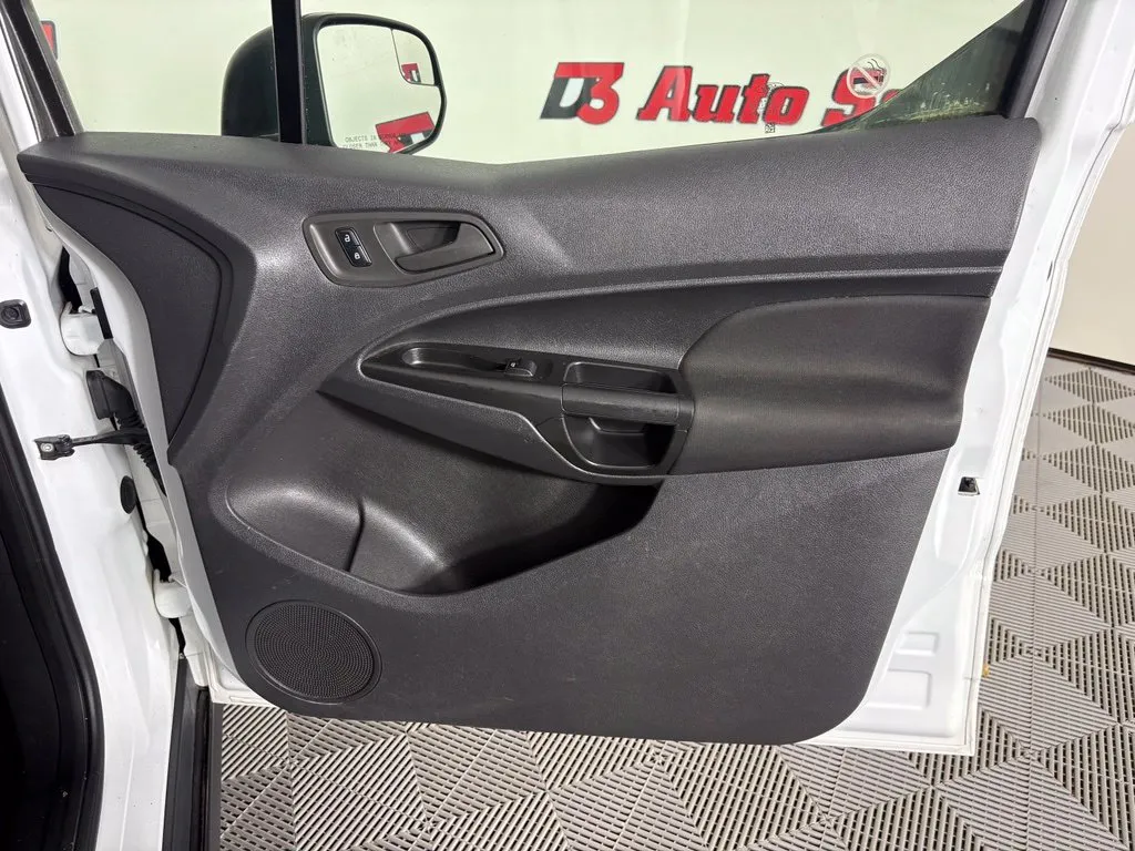 Ford Transit Connect photo 31