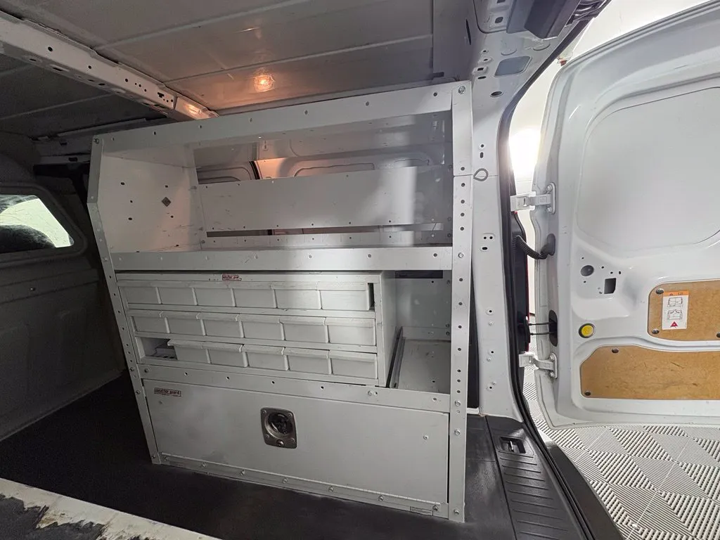 Ford Transit Connect photo 38