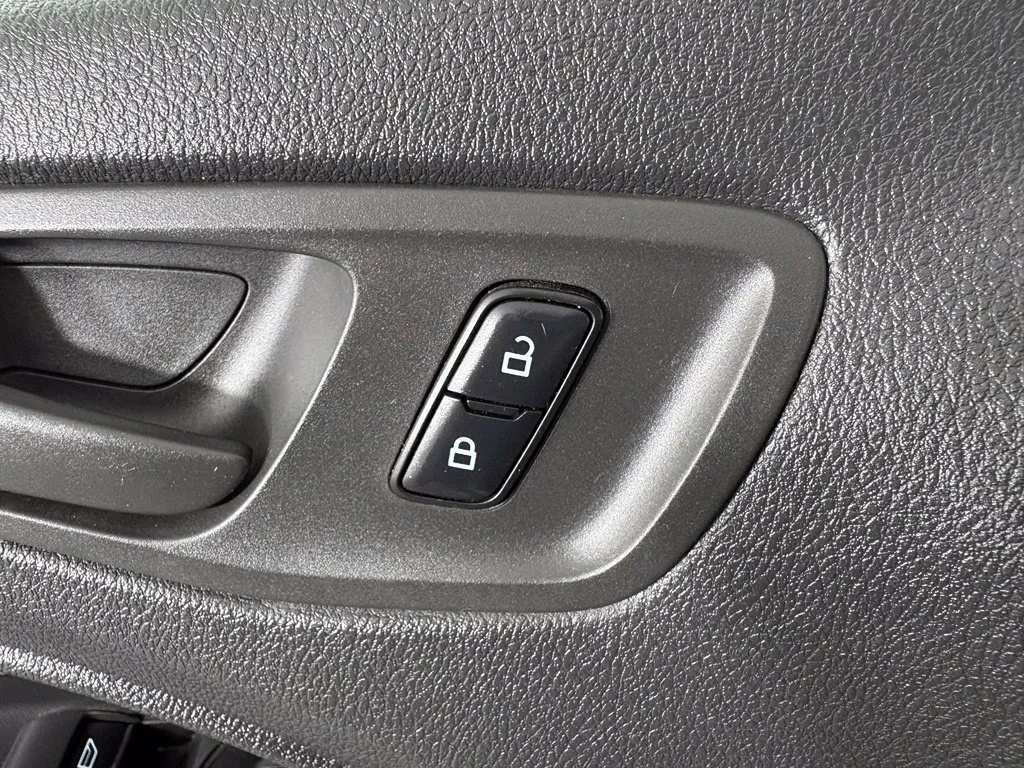 Ford Transit Connect photo 12