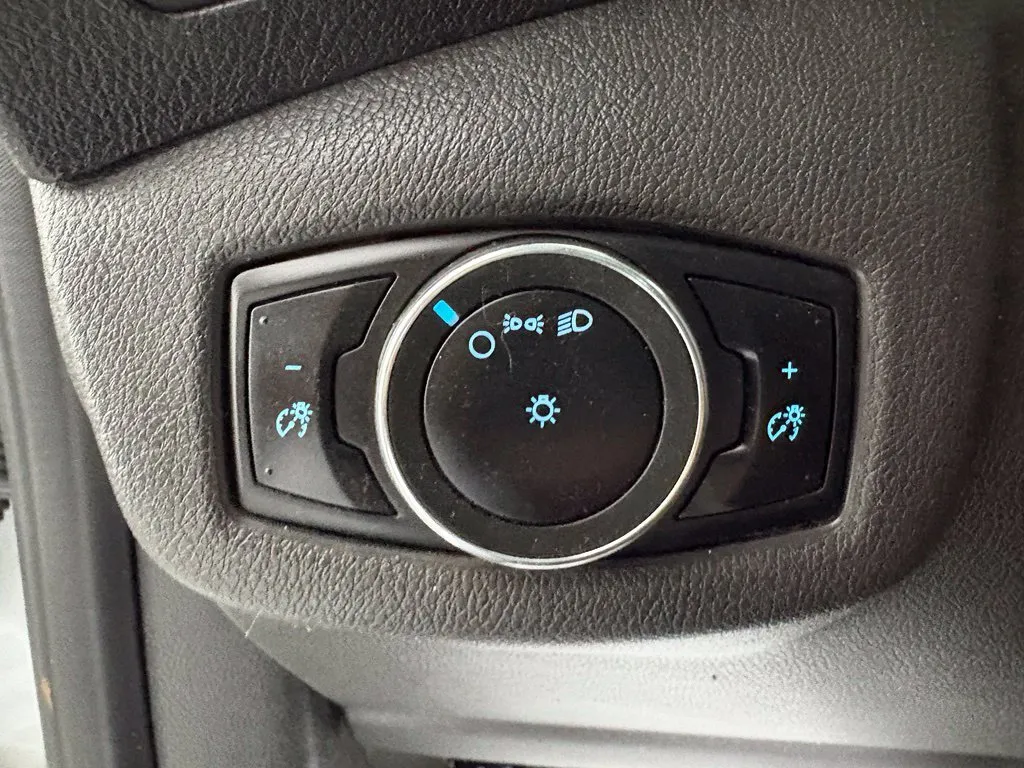 Ford Transit Connect photo 14