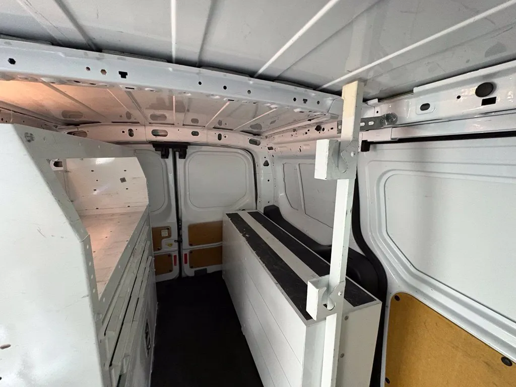 Ford Transit Connect photo 36