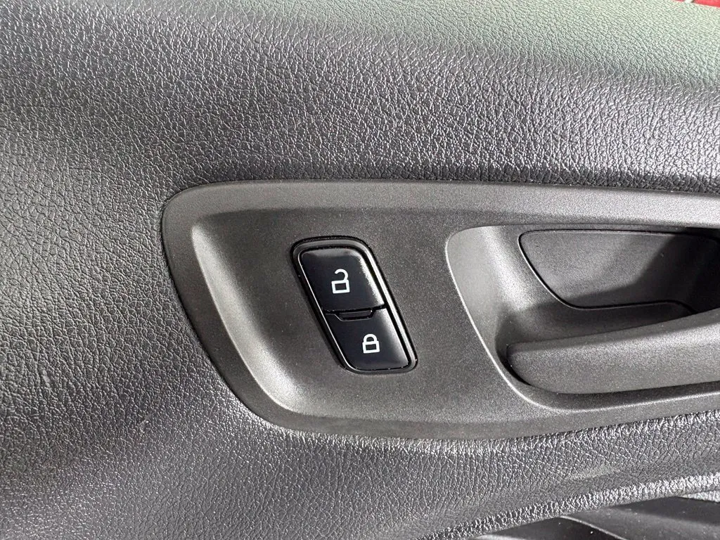 Ford Transit Connect photo 32