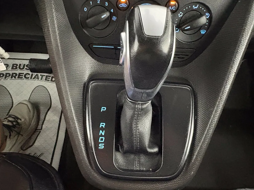 Ford Transit Connect photo 24