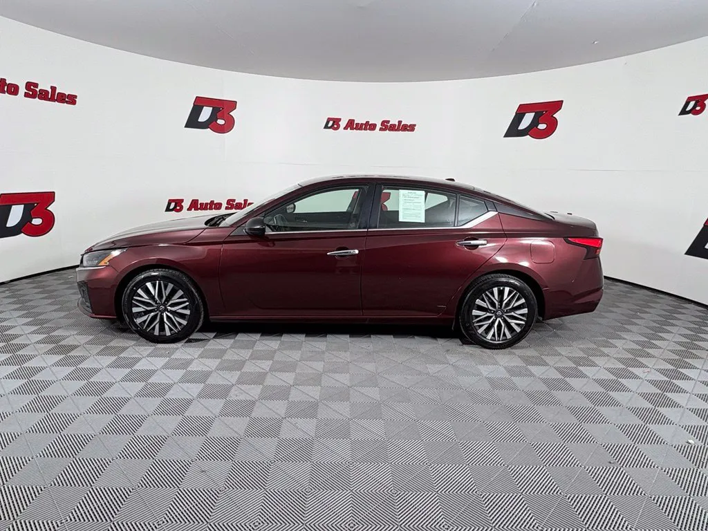 Nissan Altima photo 3