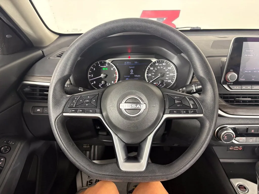 Nissan Altima photo 16
