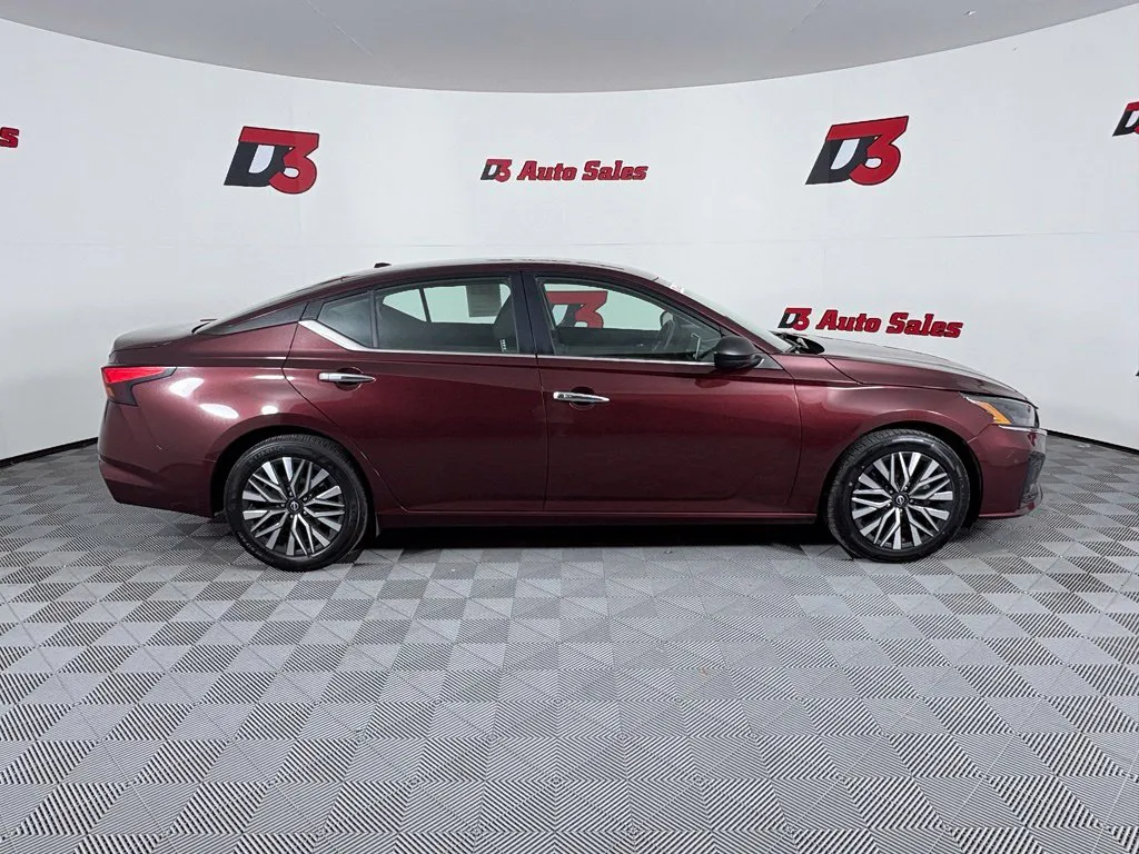 Nissan Altima photo 7