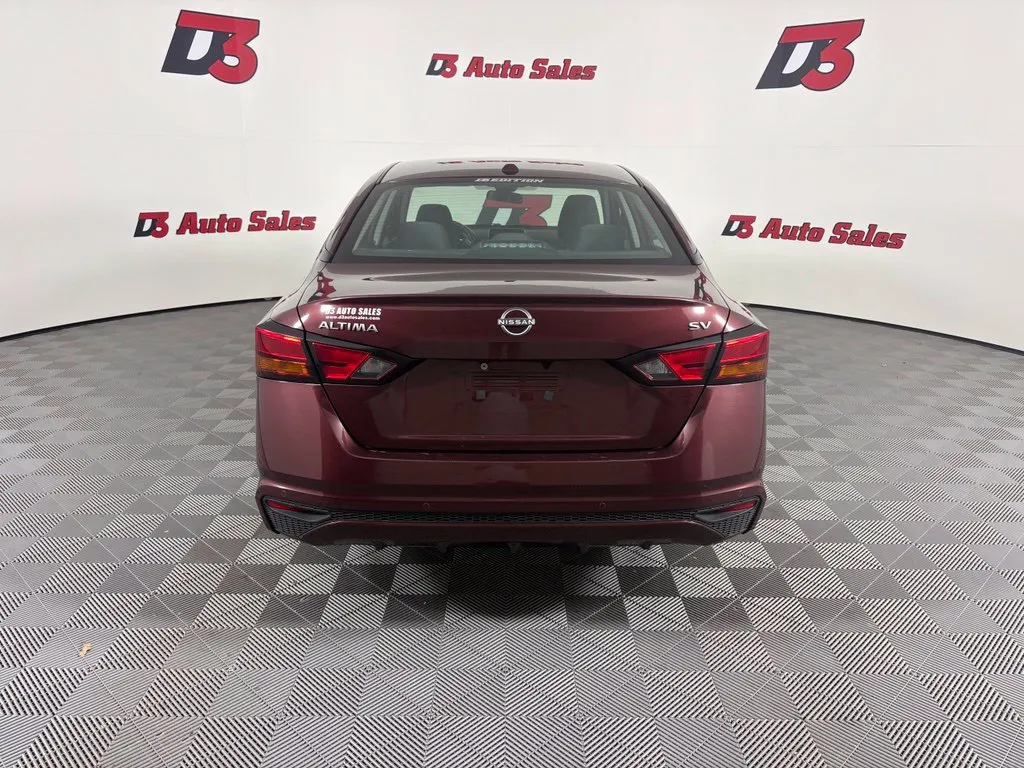 Nissan Altima photo 5