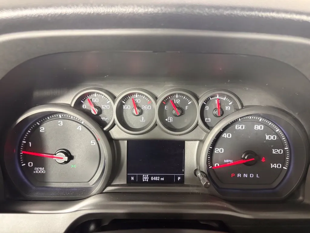Chevrolet 3500HD photo 22