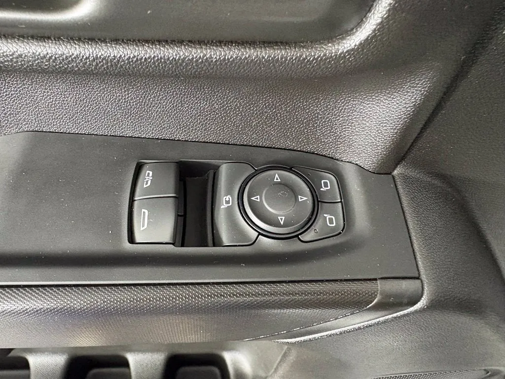 Chevrolet 3500HD photo 15