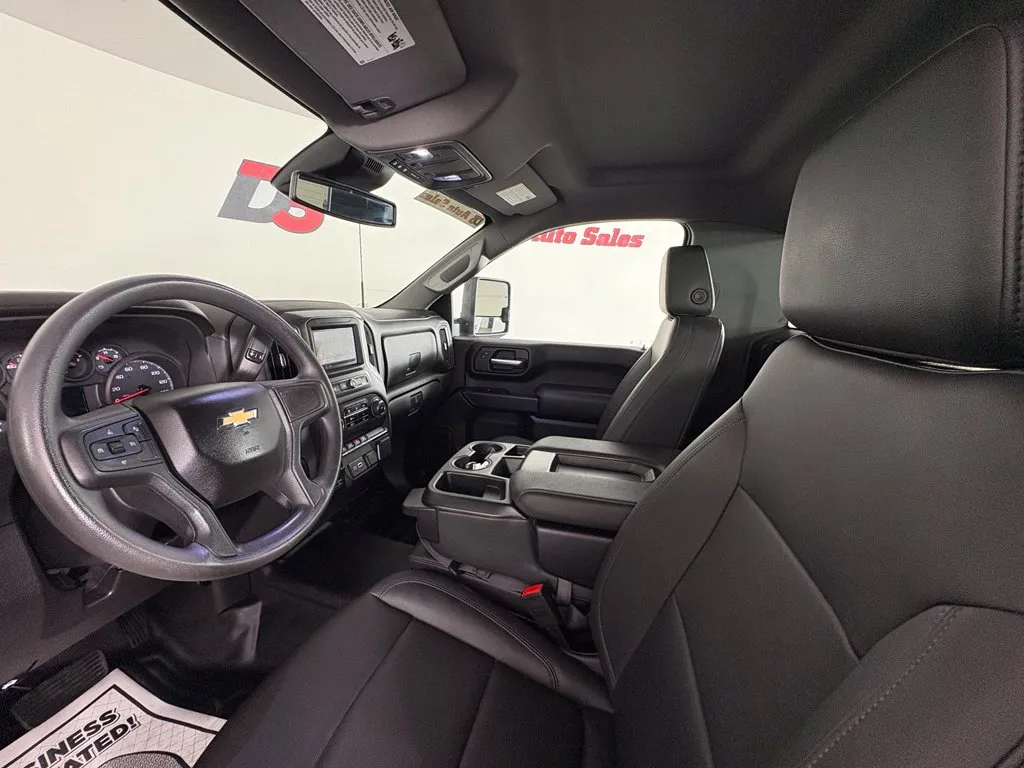 Chevrolet 3500HD photo 11