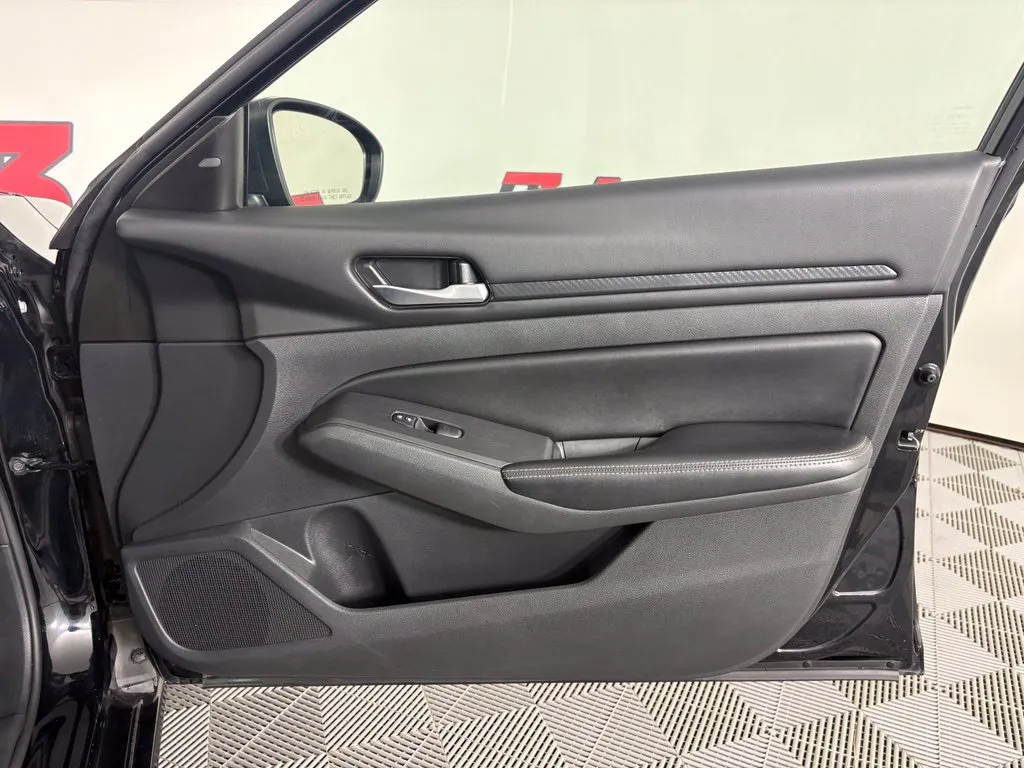 Nissan Altima photo 31
