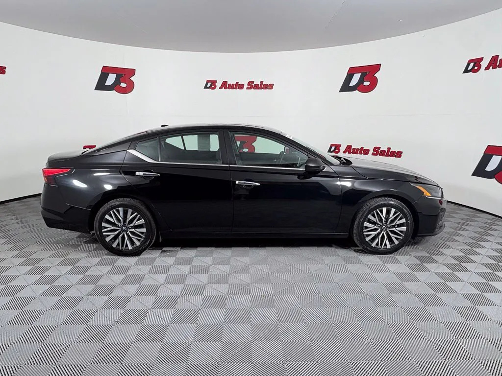 Nissan Altima photo 7