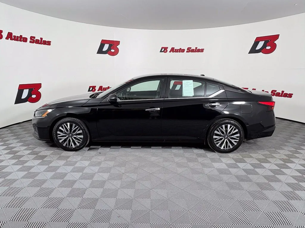 Nissan Altima photo 3