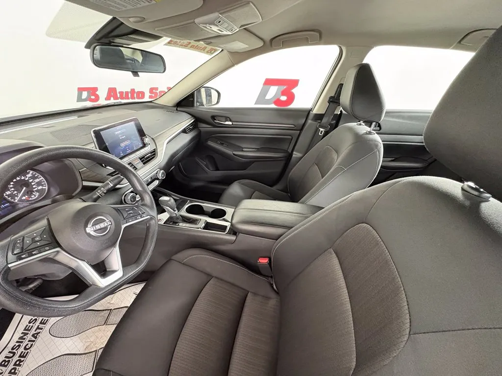 Nissan Altima photo 10