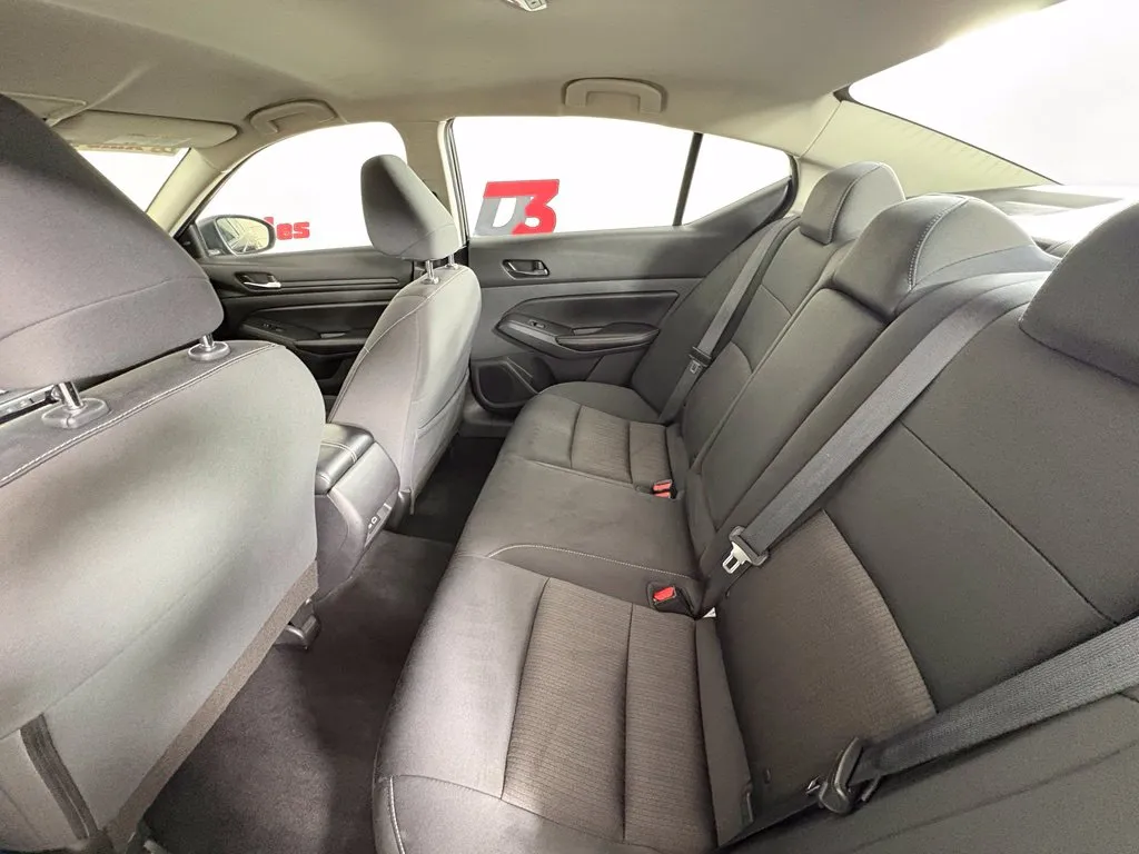 Nissan Altima photo 35