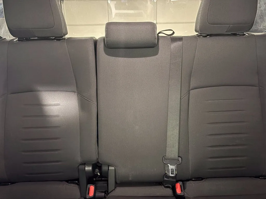 Toyota Tacoma photo 35