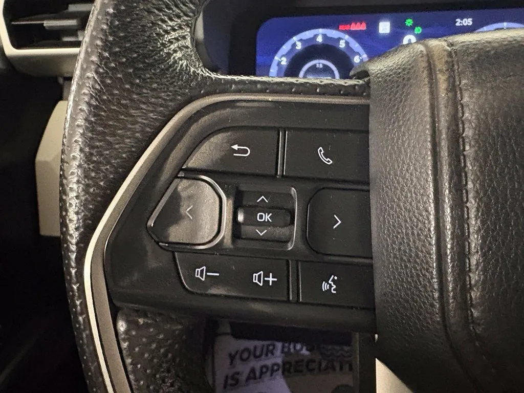 Toyota Tacoma photo 18