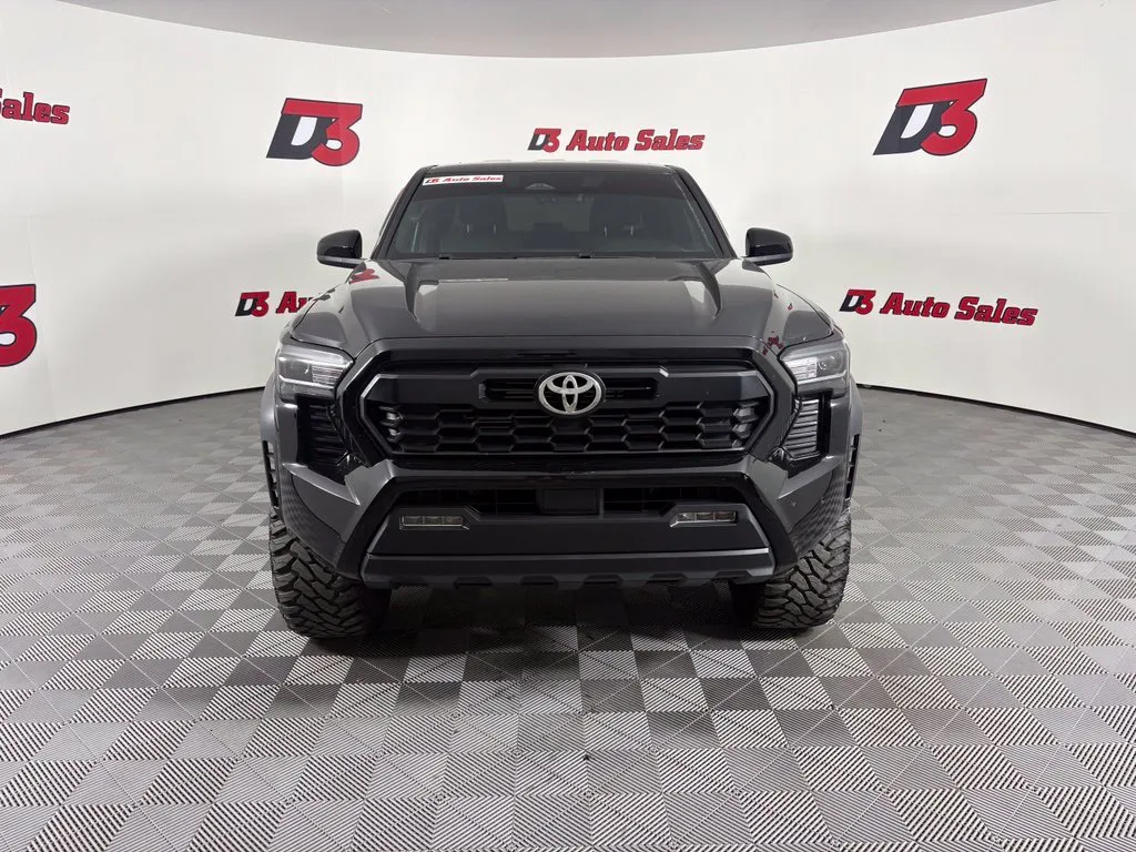 Toyota Tacoma photo 9