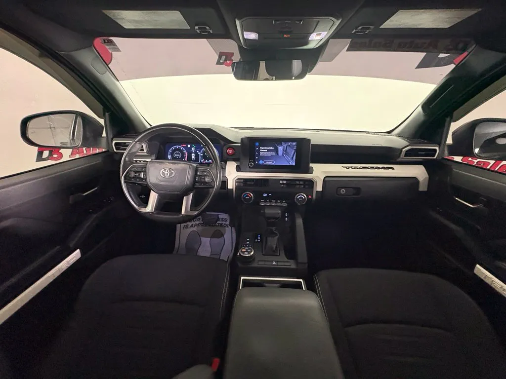 Toyota Tacoma photo 34