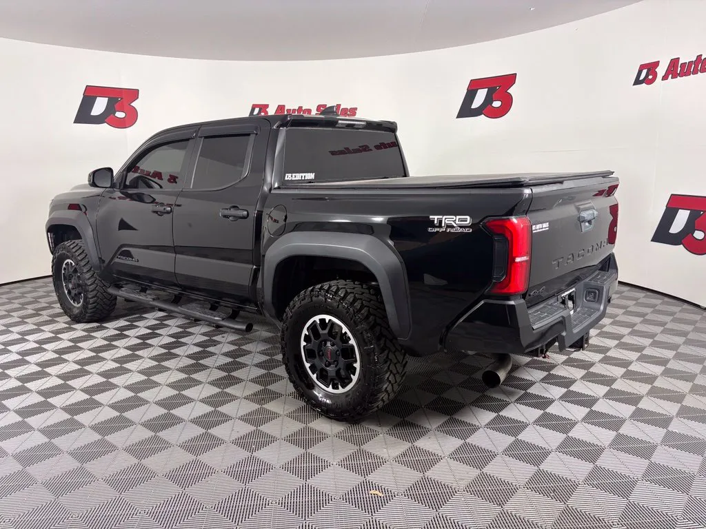 Toyota Tacoma photo 4