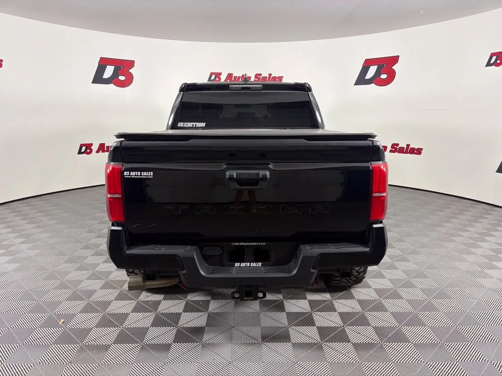 Toyota Tacoma photo 5