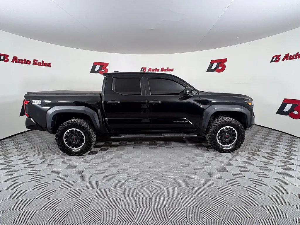 Toyota Tacoma photo 7